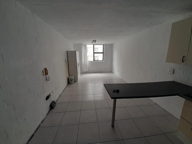 To Let 1 Bedroom Property for Rent in Wynberg Western Cape